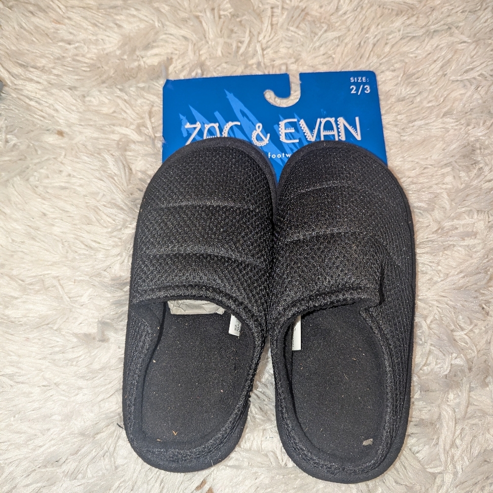 Nwt Zac & Evan Boys Sz 2/3 Slippers